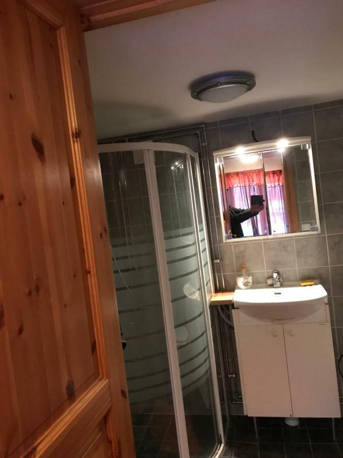 Trevlig Stuga Pa Landet, Centralt 8Km Fran Centrum Eskilstuna Eksteriør bilde